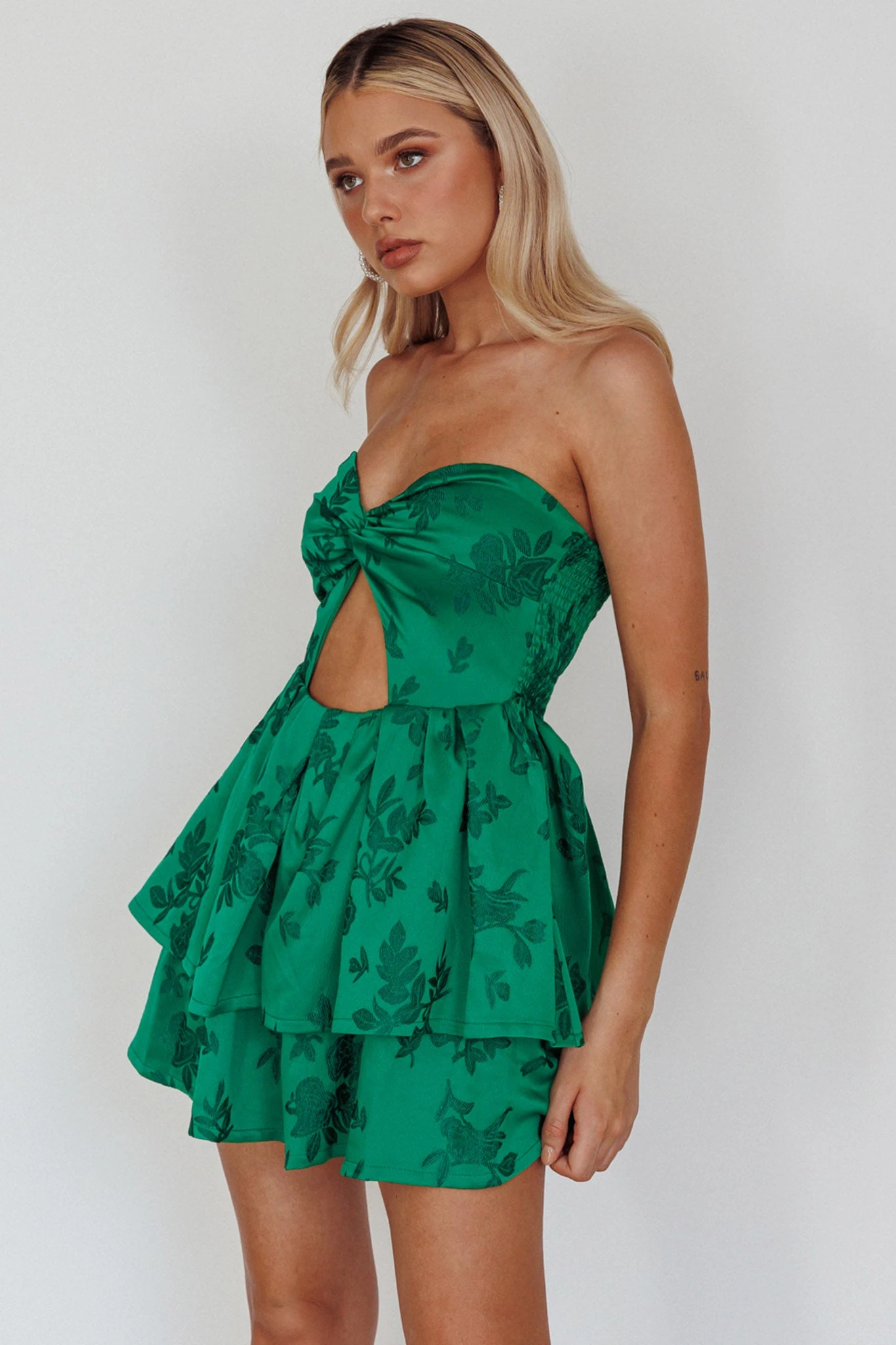 Tylah Keyhole Twist Bust Mini Dress Green - Image 5